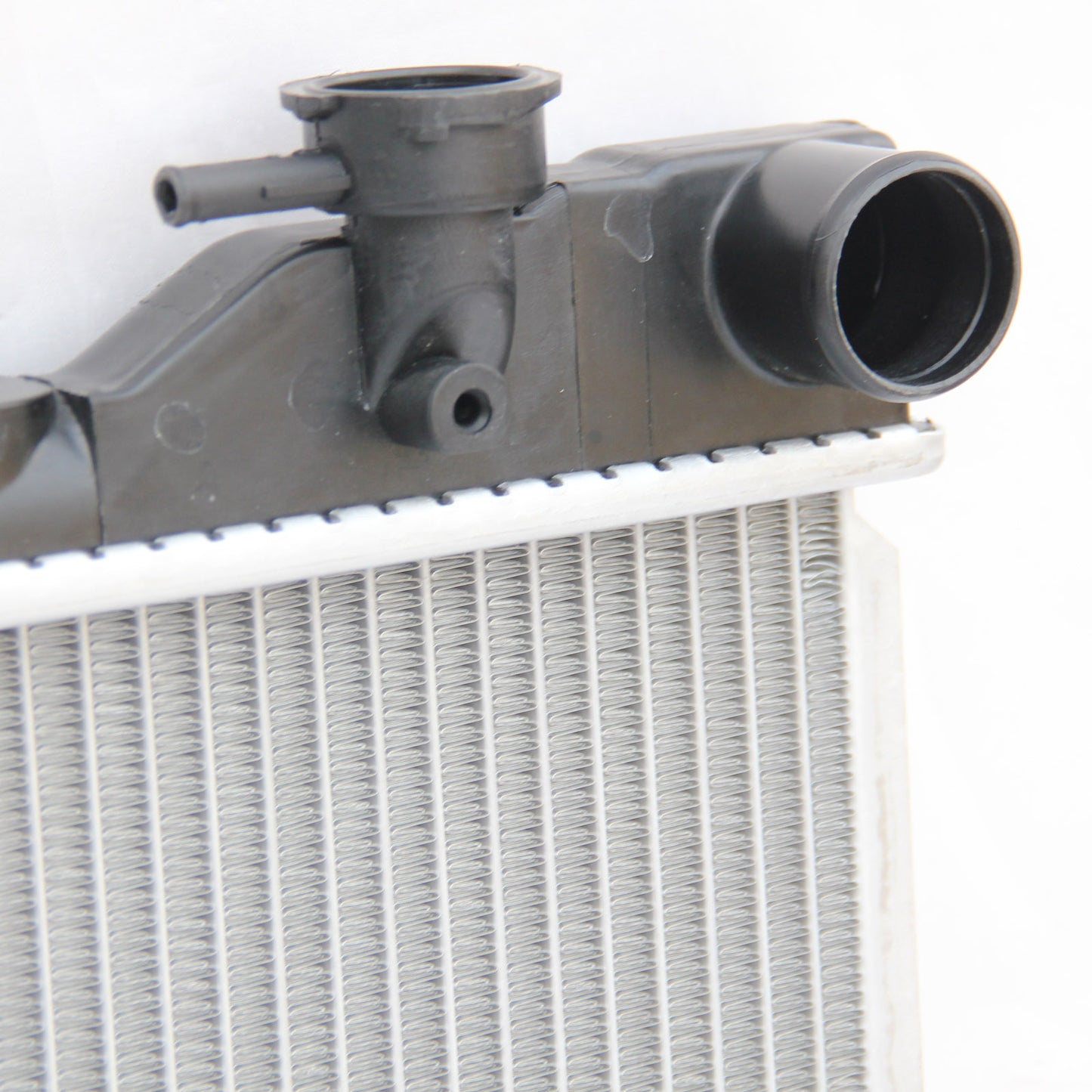 {{ RADIATOR FIT SUBARU FORESTER IMPREZA WRX EJ20 2. 0L Non Turbo AT MT 97-02 }} - Buy Car Parts Online at {{ Kaka Auto Parts }}.